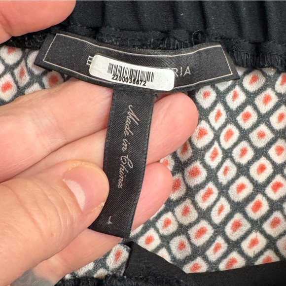 BCBG MaxAZria Sebastian print pants size large - Picture 2 of 4